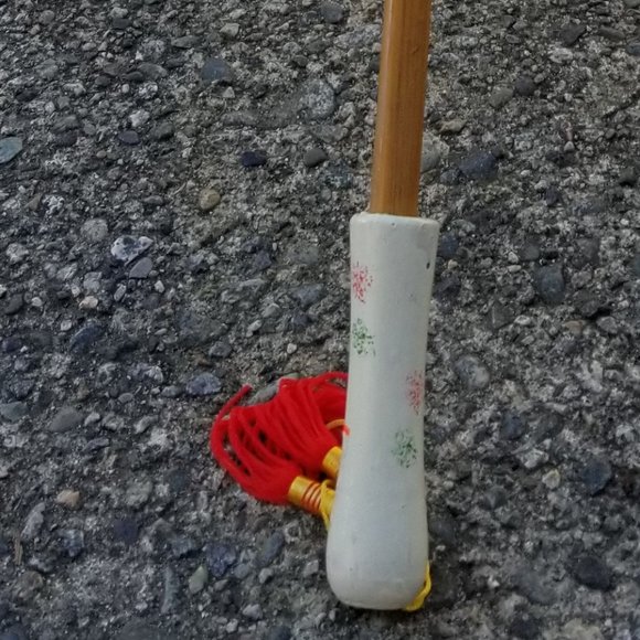 Set of 2 painted Chinese design fabric umbrellas - Picture 11 of 14